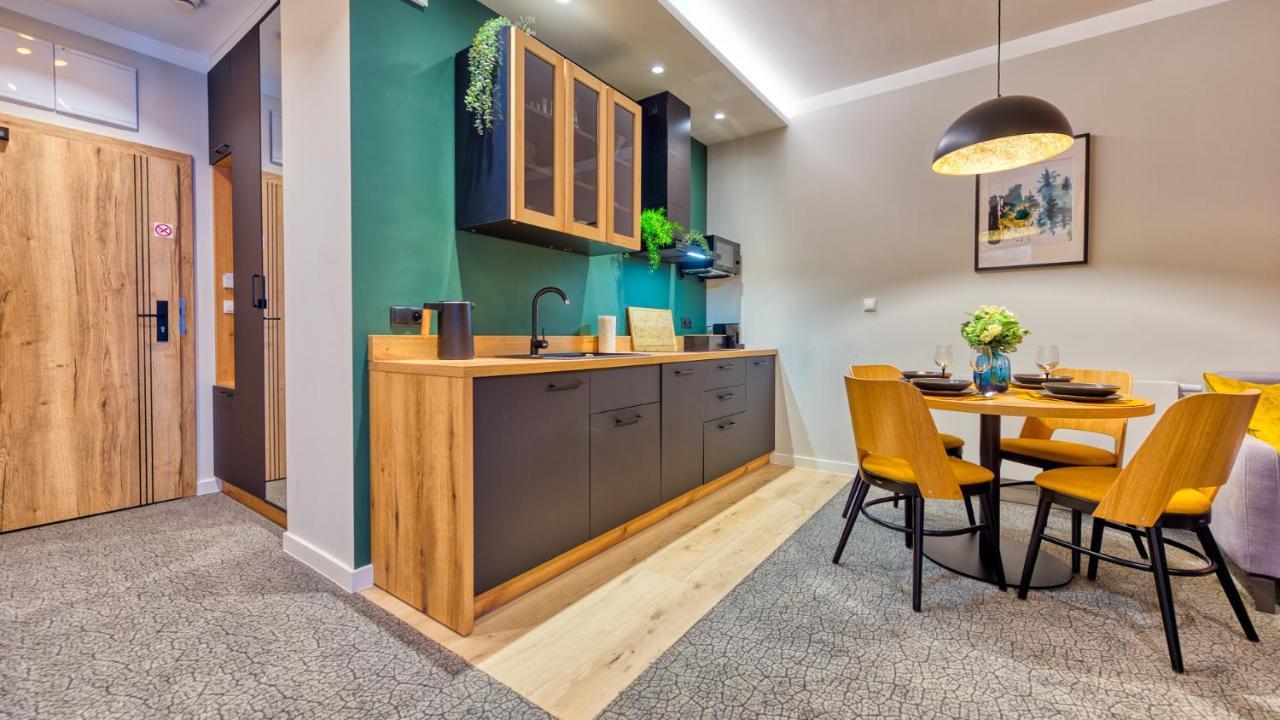Apartamenty Vip Centrum - Wczasowa 17 By Royal Aparts Świeradów-Zdrój エクステリア 写真